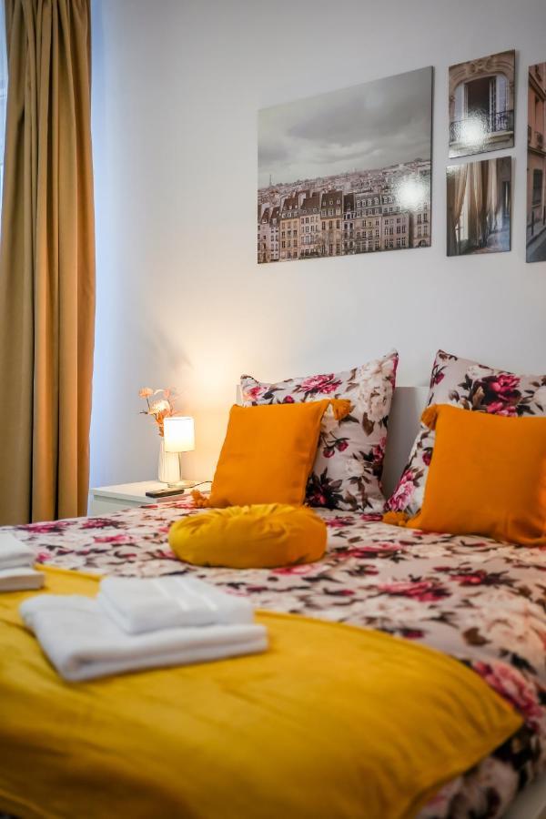 Ultracentral Golden Gatehouse 3 Bdrm Bukares Bagian luar foto