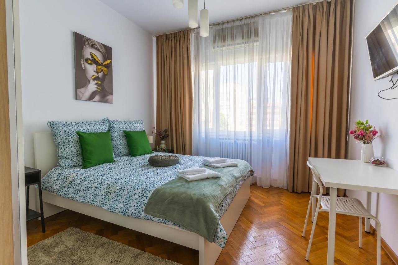 Ultracentral Golden Gatehouse 3 Bdrm Bukares Bagian luar foto