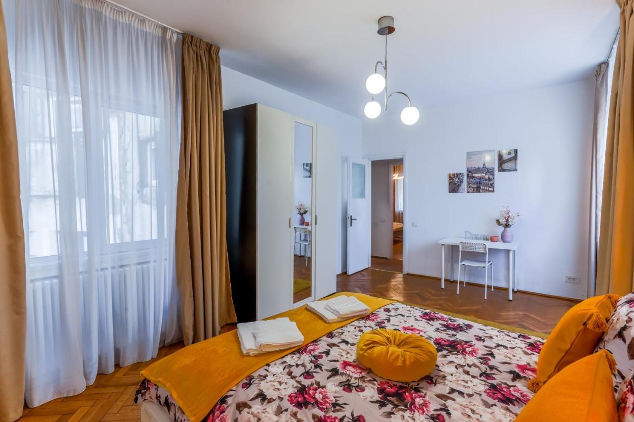Ultracentral Golden Gatehouse 3 Bdrm Bukares Bagian luar foto