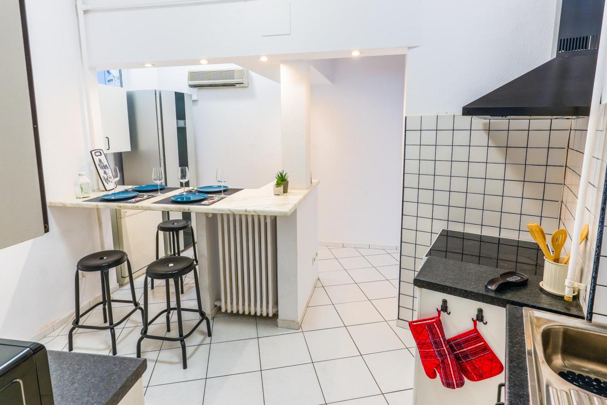 Ultracentral Golden Gatehouse 3 Bdrm Bukares Bagian luar foto