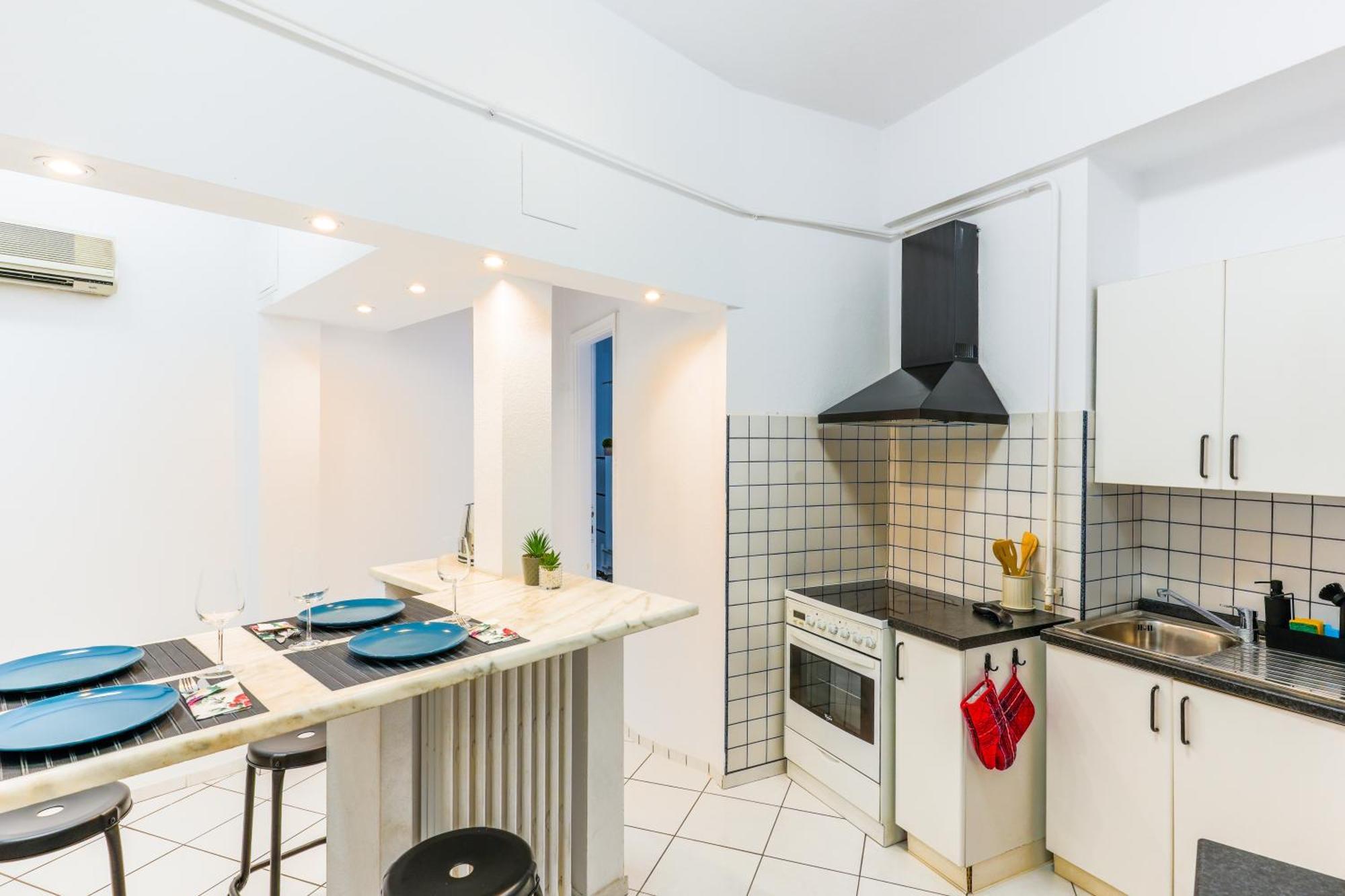 Ultracentral Golden Gatehouse 3 Bdrm Bukares Bagian luar foto