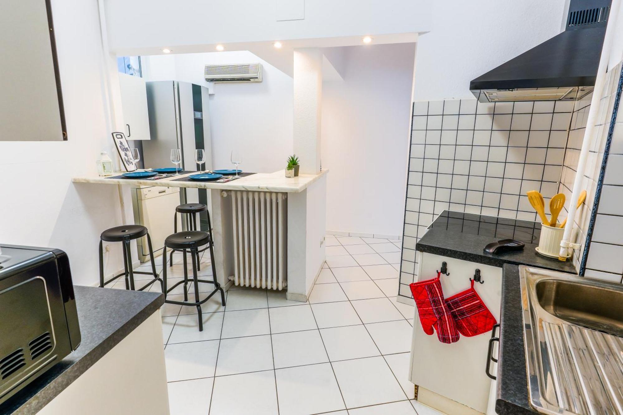 Ultracentral Golden Gatehouse 3 Bdrm Bukares Bagian luar foto