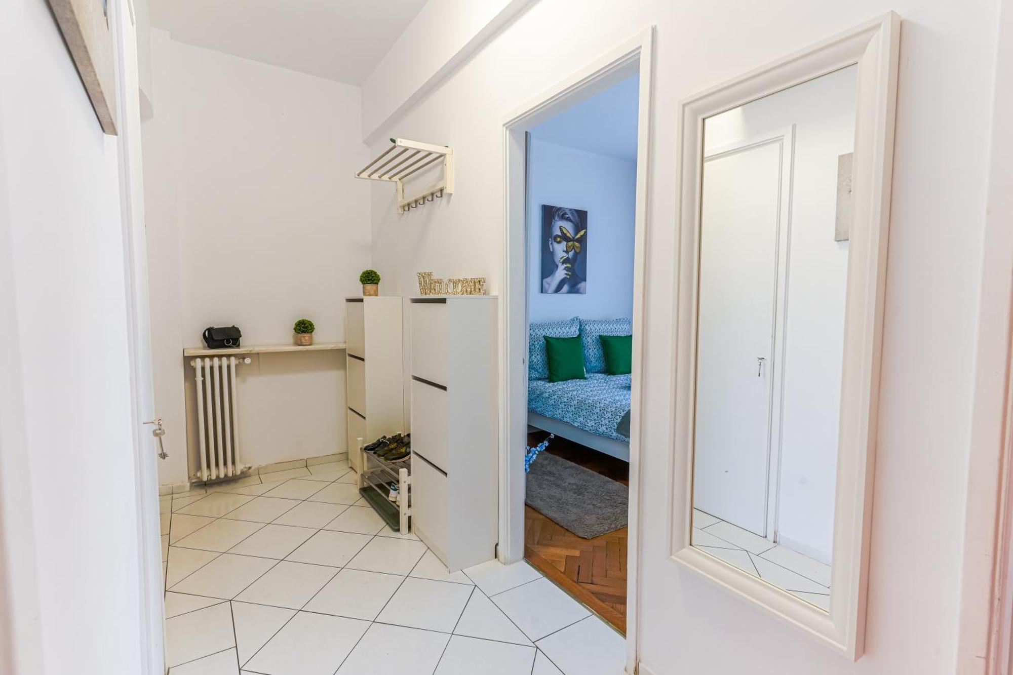 Ultracentral Golden Gatehouse 3 Bdrm Bukares Bagian luar foto
